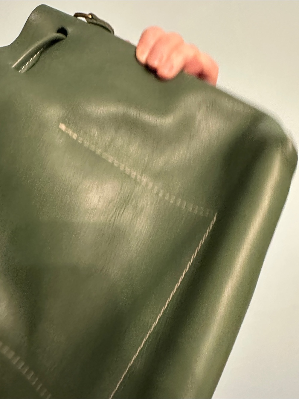 Portland Leather Green Drawstring Shoulder Bag - Picture 6 of 7